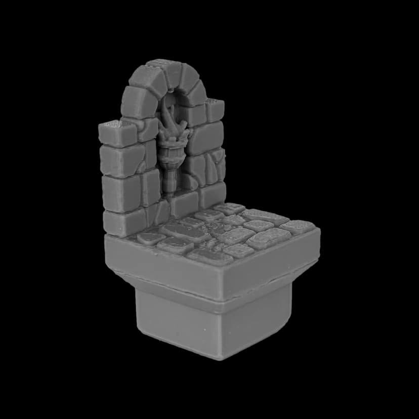 Запалений факел у стіні